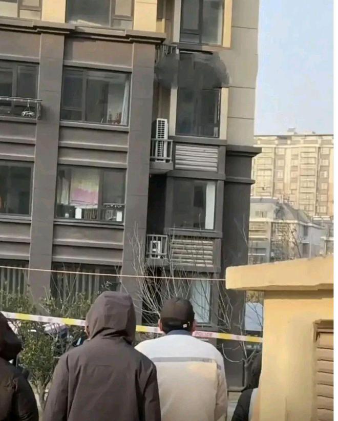 子坠楼？看似安全的地方总会出事K8凯发国际南通有一业主晒被(图6)